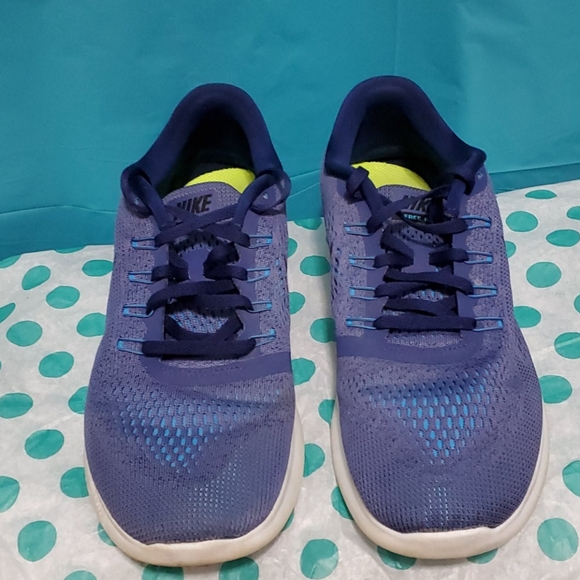 Running shoes - Picture 3 of 10